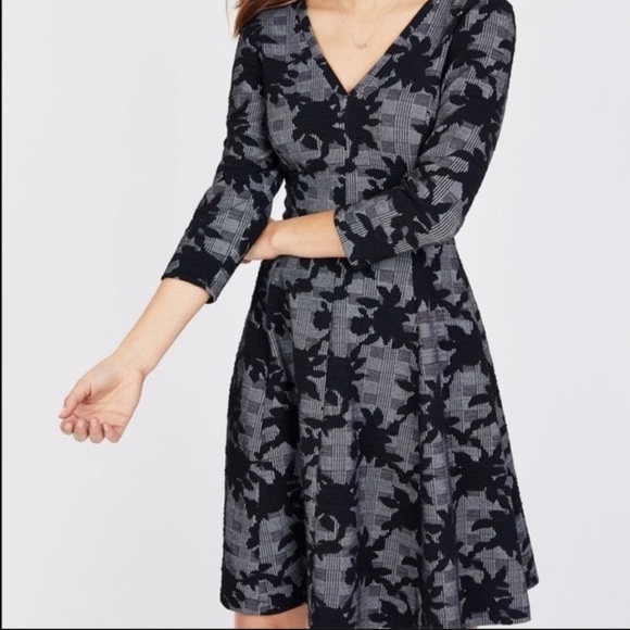 Sabie Women’s Floral Gray/Black Dress Sz Small - Picture 1 of 6